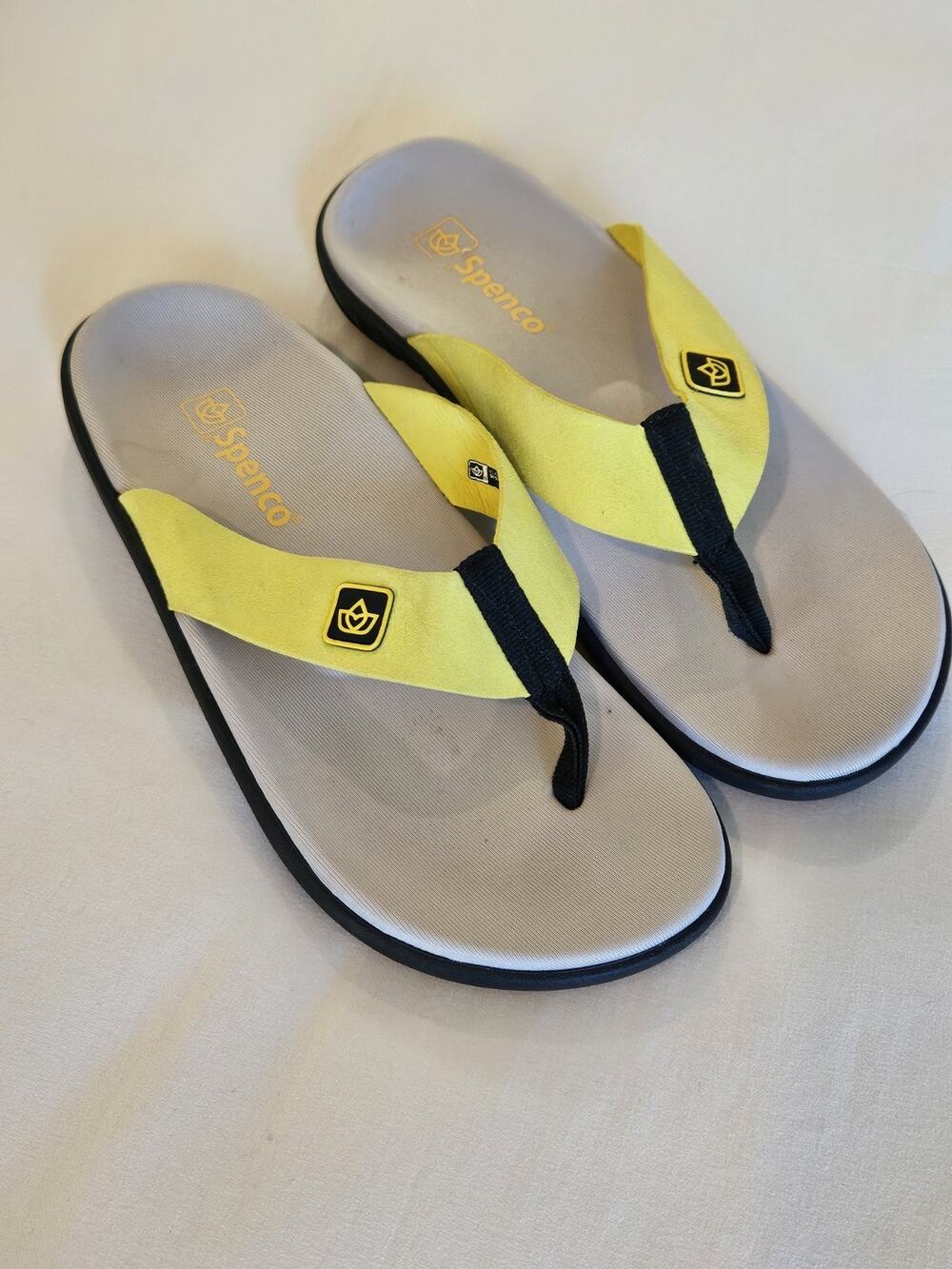 Spenco Women's Pure Memory Foam Flip Flop Sandals Size 9 Yellow W/ Black NWOB